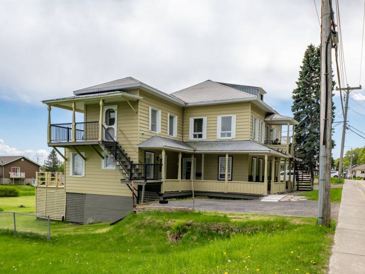 Triplex for sale - Petite-Rivière-Saint-François, Charlevoix (PR851)
