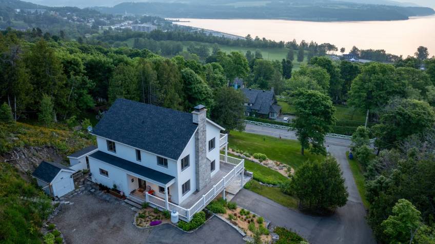 76 - Maison à vendre, La Malbaie (Code - mb427, Charlevoix)