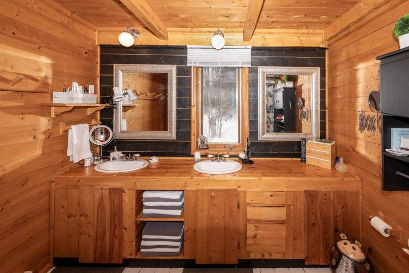 28 - House for sale, Petite-Rivière-Saint-François (Code - pr844, Charlevoix)