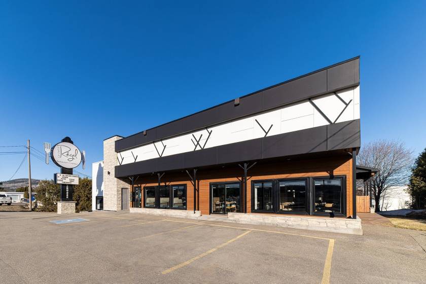 1 - Bâtiment commercial à vendre, Baie-Saint-Paul (Code - sp902, Charlevoix)