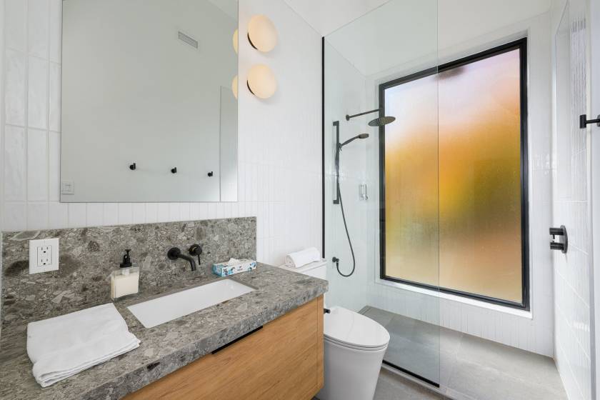 23 - House for sale, Petite-Rivière-Saint-François (Code - pr831, Charlevoix)