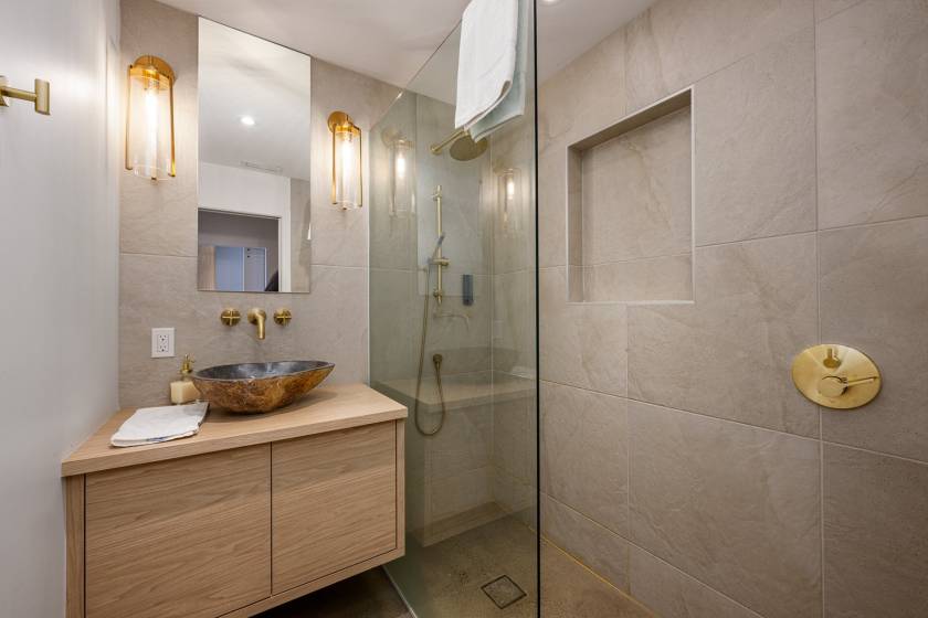 32 - House for sale, Petite-Rivière-Saint-François (Code - pr831, Charlevoix)