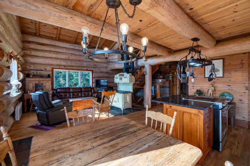 13 - Maison à vendre, Saint-Urbain (Code - su089, Charlevoix)