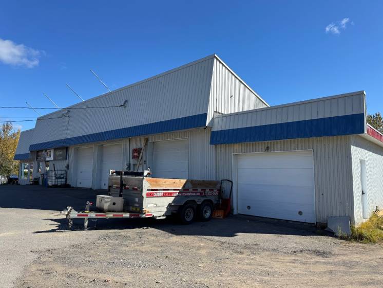 1 - Commercial for sale, Saint-Ferréol-les-Neiges (Code - sfn011, Charlevoix)