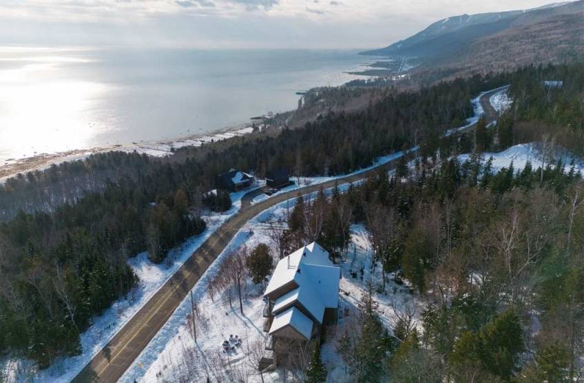 2 - House for sale, Petite-Rivière-Saint-François (Code - pr843, Charlevoix)