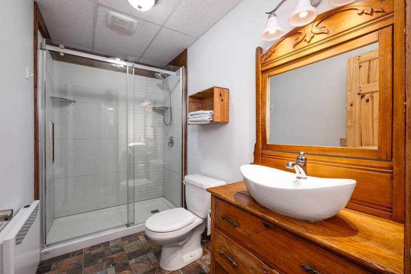 10 - House for sale, Petite-Rivière-Saint-François (Code - pr833, Charlevoix)