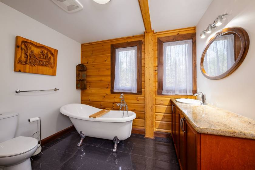 6 - House for sale, Petite-Rivière-Saint-François (Code - pr833, Charlevoix)