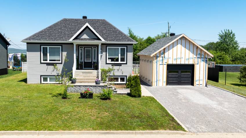 2 - Maison à vendre, Saint-Hilarion (Code - sh048, Charlevoix)